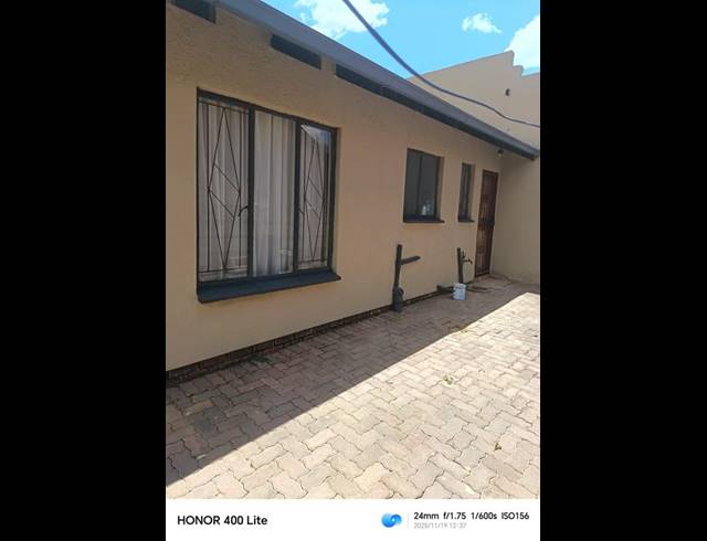 2 BEDROOM HOUSE FOR SALE IN SEBOKENG ZONE 17